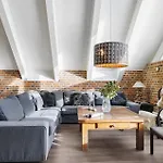 Four-bedroom With A Fireplace In Semesterbostad