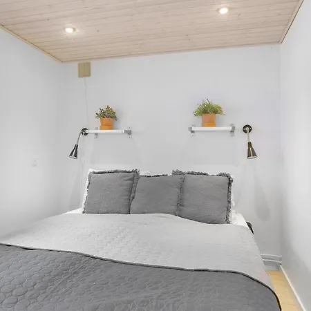 Сasa de vacaciones Four-bedroom With A Fireplace In Romo *