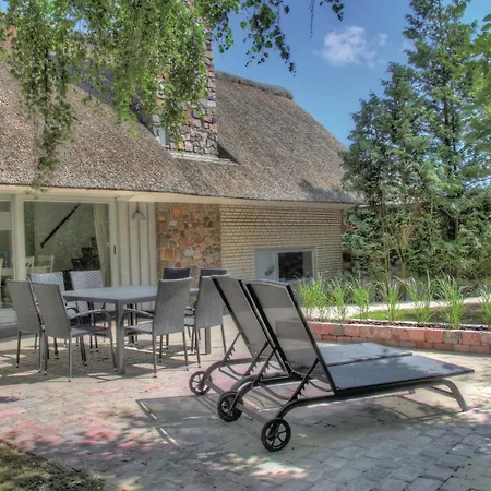 Ferienhaus Four-bedroom With A Fireplace In Romo