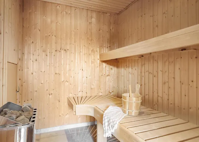 Four-bedroom With A Fireplace In Feriehus *