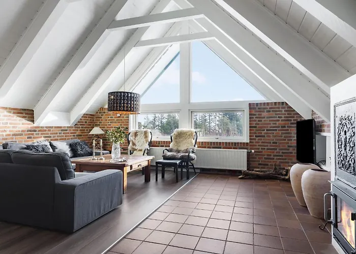 Four-bedroom With A Fireplace In Feriehus *