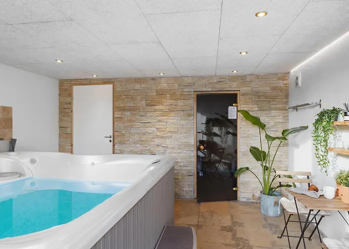 Casa vacanze Four-bedroom With A Fireplace In *