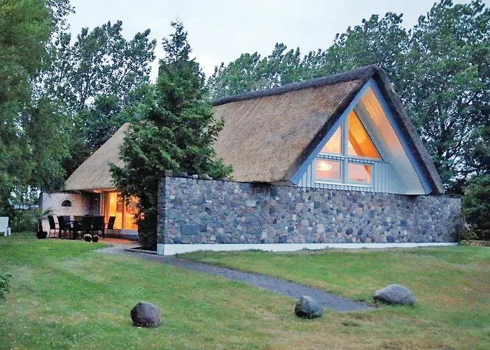 Feriehus Four-bedroom With A Fireplace In