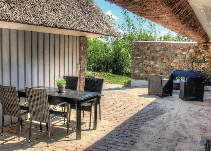 Holiday home Four-bedroom With A Fireplace In Romo